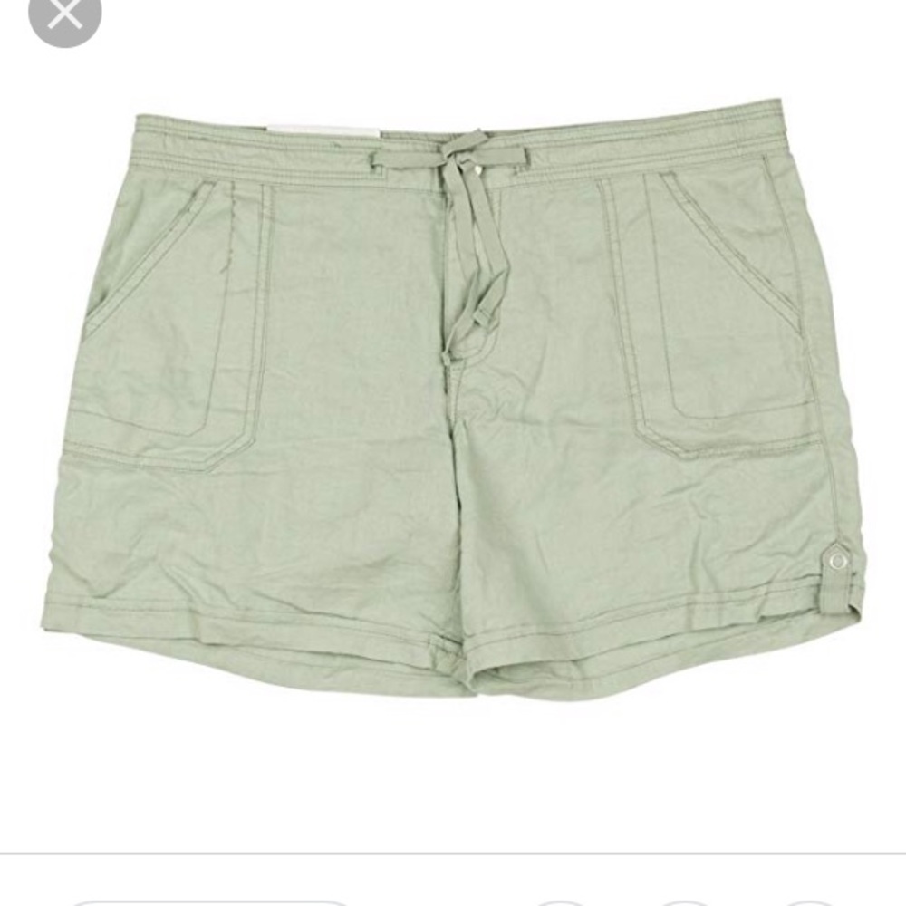 Bandolino Iris Soft Shorts Buff Color 6 $34!